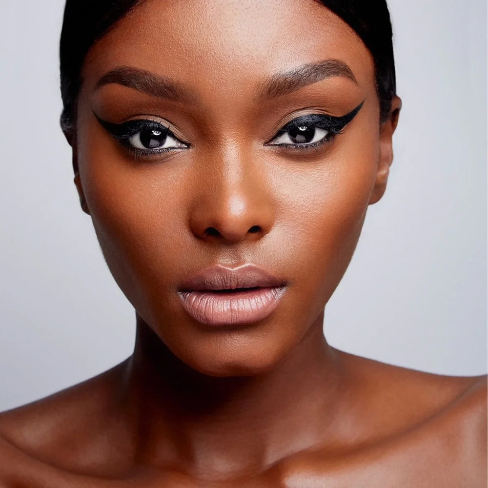UZO Beauty Blaque Liquide Eyeliner in Black